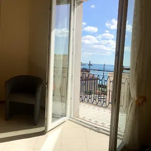 Holiday Rentals Apartment